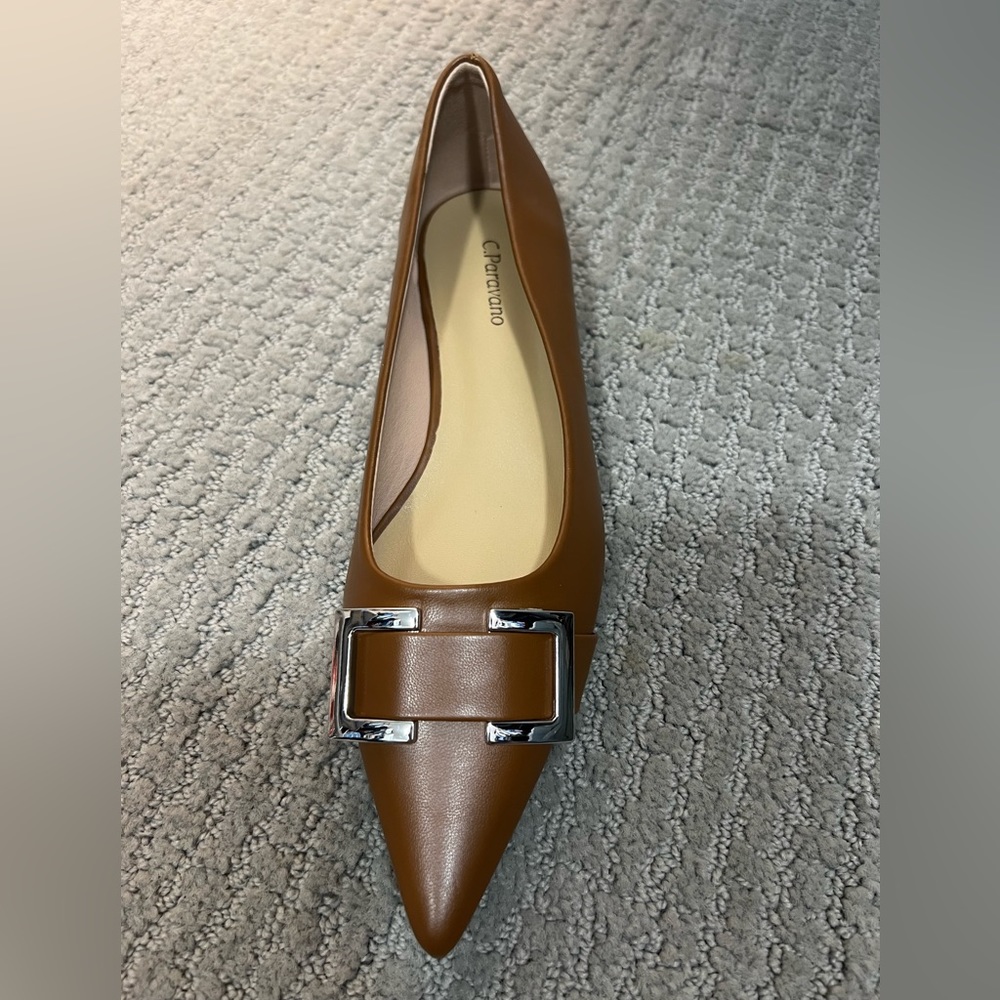 Patent leather metal buckle pointed toe flats
